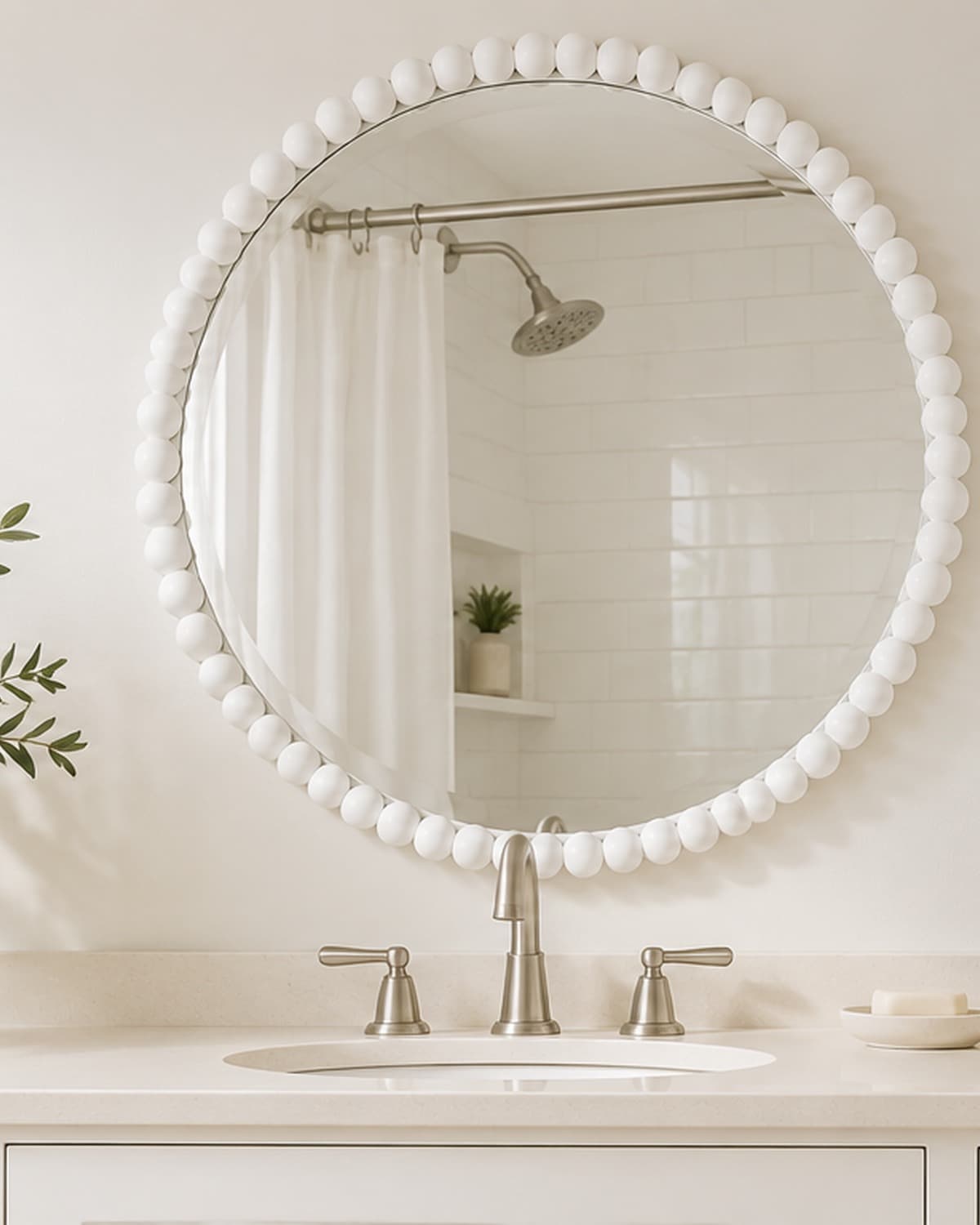 Finishes with depth, frames with presence.